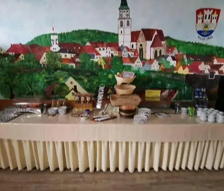 Schwarzer Adler Отель Наббург
